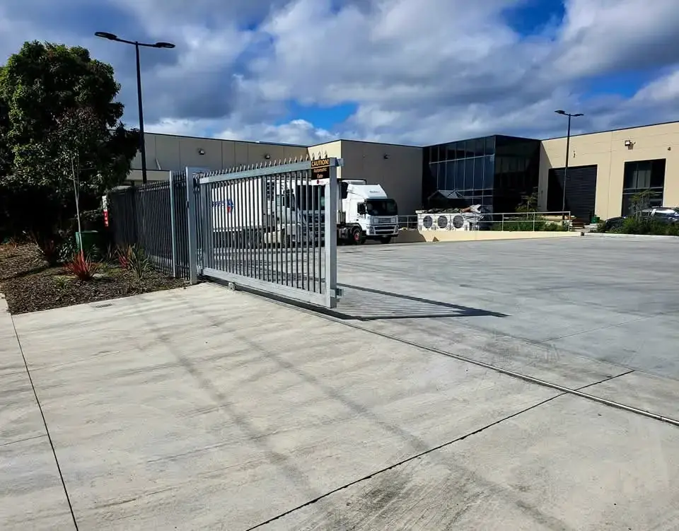 RJL industrial sliding gate at Jalna Dairy Foods in Thomastown